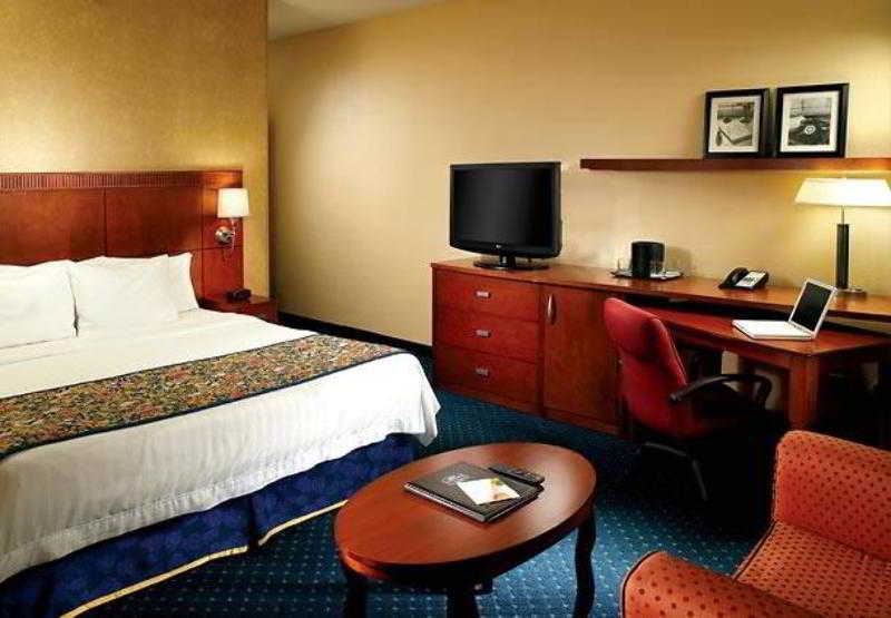 Готель Courtyard By Marriott Atlanta Executive Park/Emory Номер фото