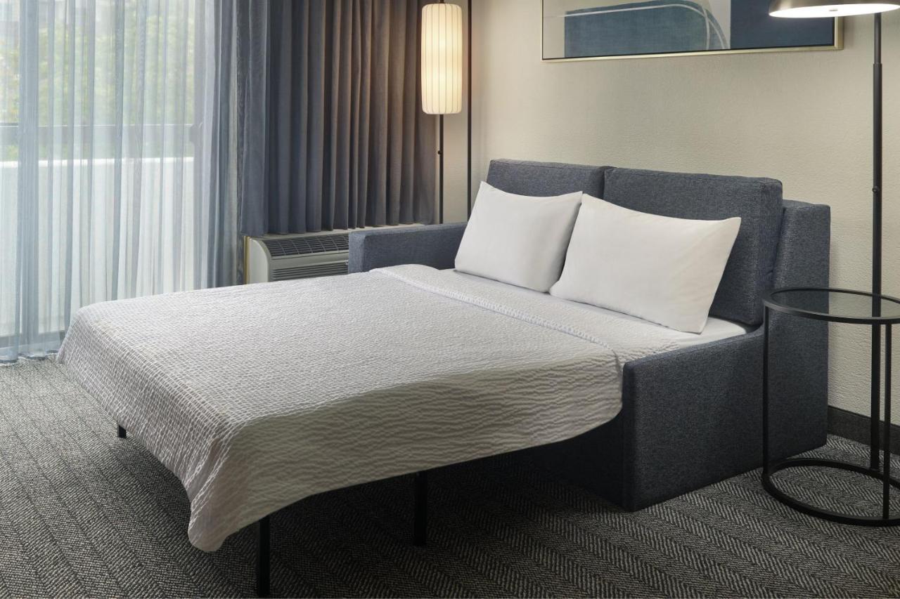 Готель Courtyard By Marriott Atlanta Executive Park/Emory Екстер'єр фото