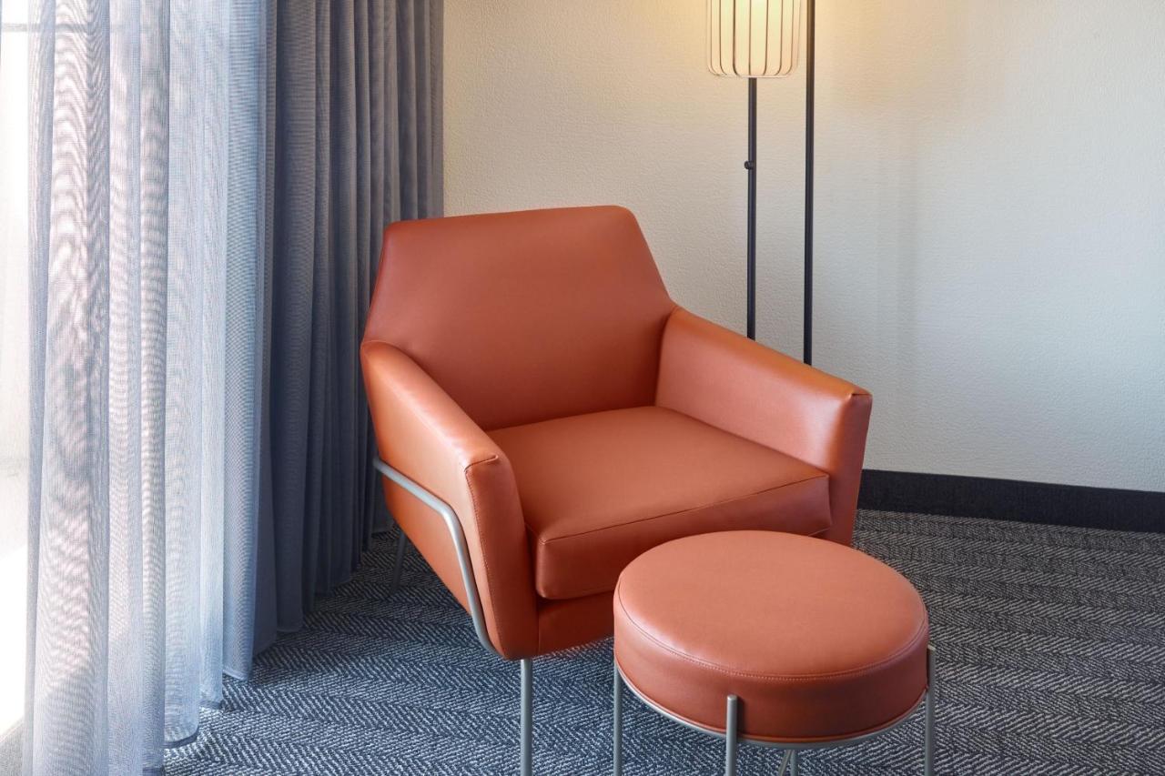 Готель Courtyard By Marriott Atlanta Executive Park/Emory Екстер'єр фото