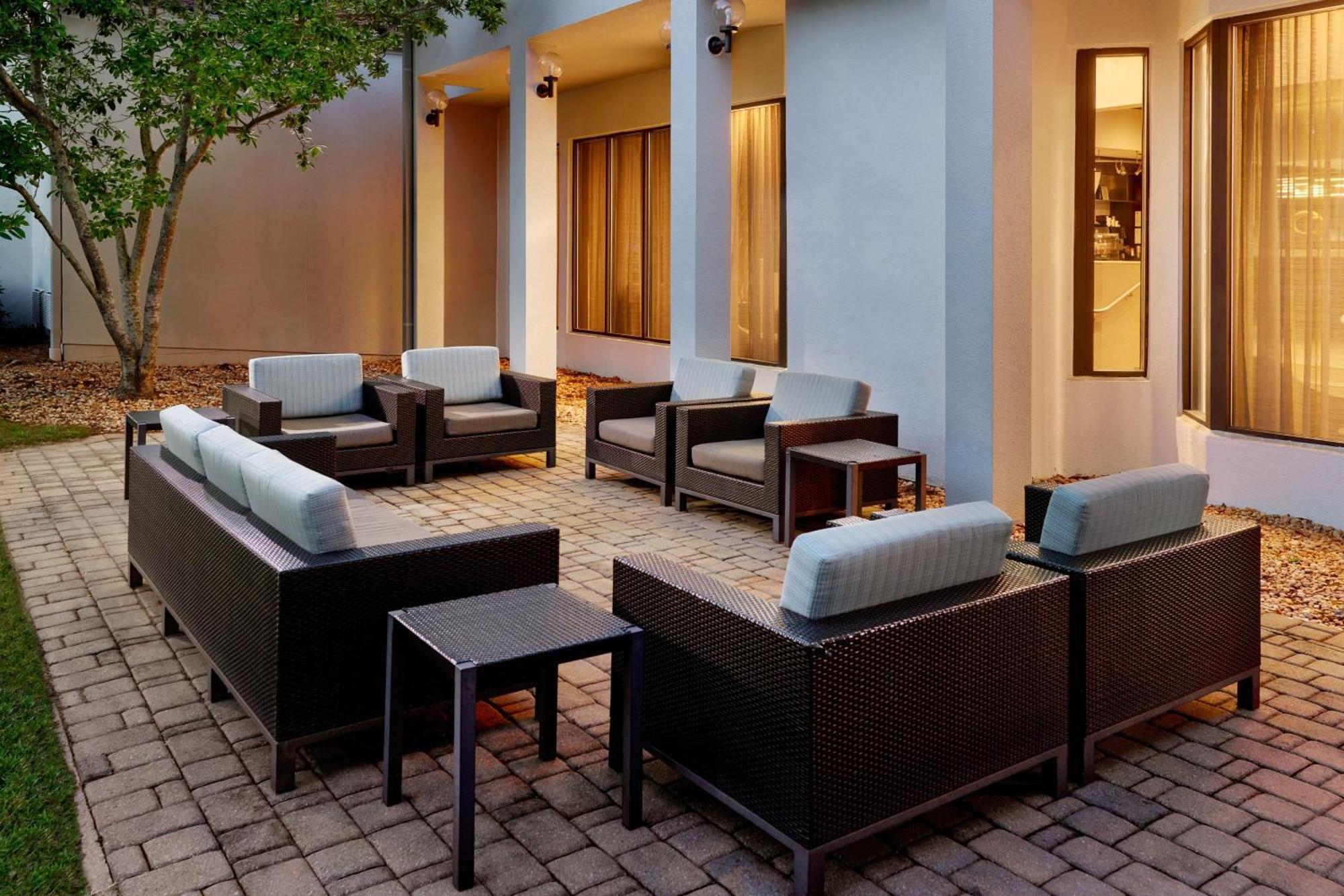 Готель Courtyard By Marriott Atlanta Executive Park/Emory Екстер'єр фото