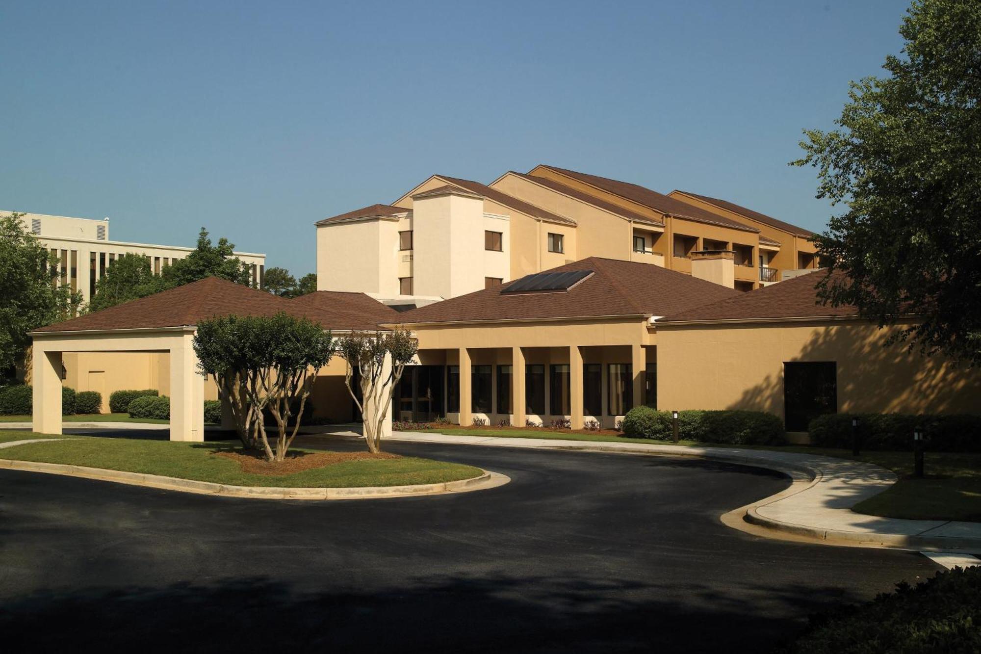 Готель Courtyard By Marriott Atlanta Executive Park/Emory Екстер'єр фото
