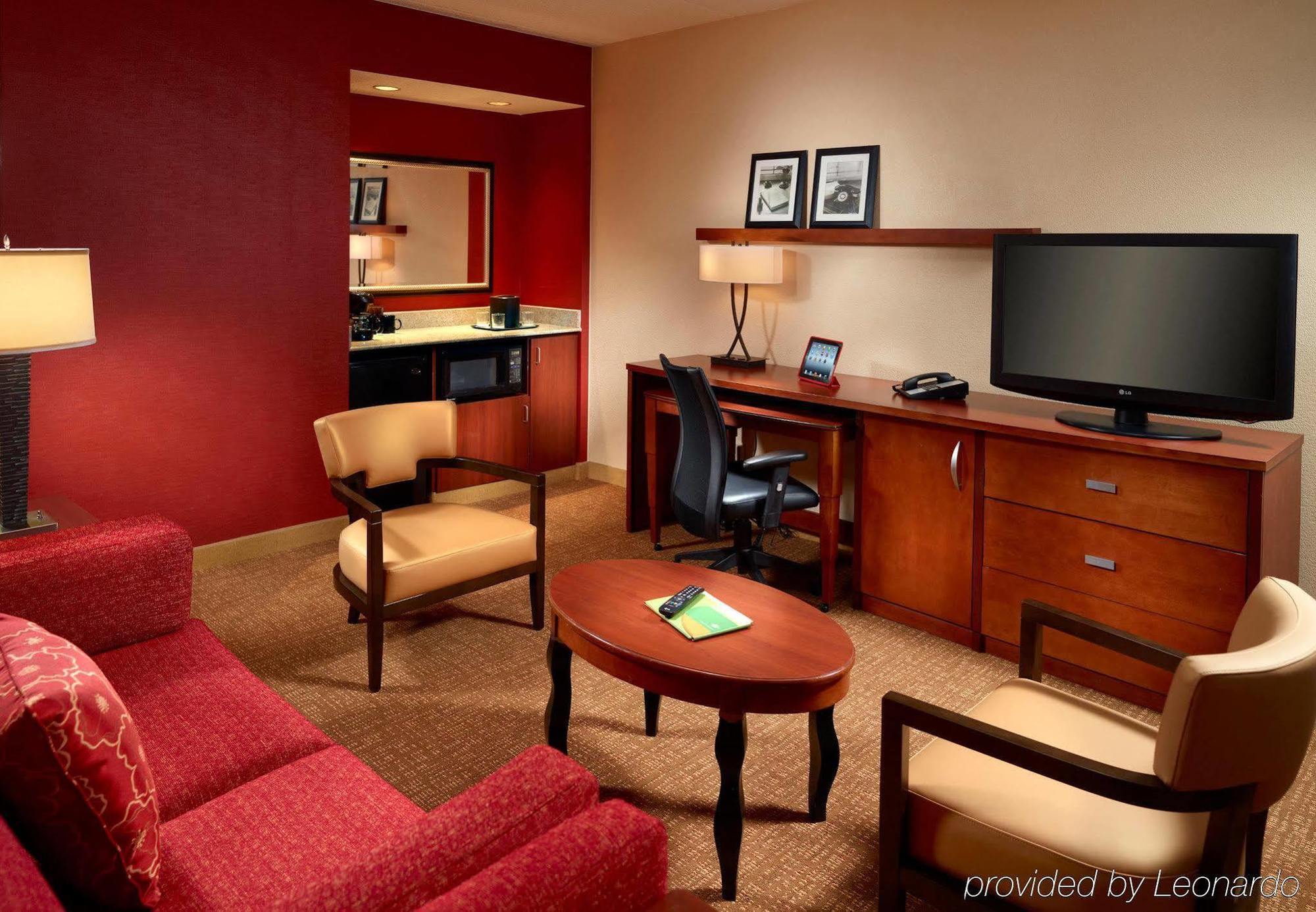 Готель Courtyard By Marriott Atlanta Executive Park/Emory Екстер'єр фото