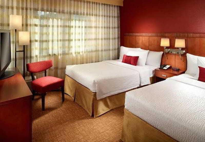 Готель Courtyard By Marriott Atlanta Executive Park/Emory Екстер'єр фото